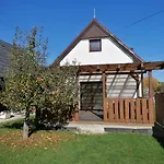 Liptov, Domcek V Zahradach