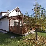 Feriehus Liptov, Domcek V Zahradach *