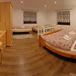 Liptov, Domcek V Zahradach بيت للعطل *