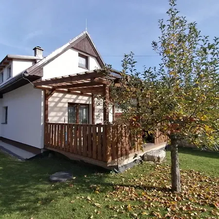 Сasa de vacaciones Liptov, Domček V Záhradách *