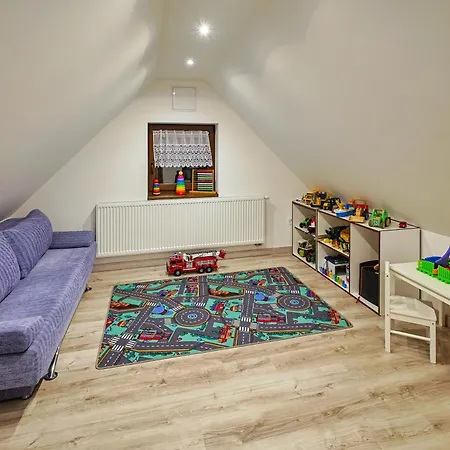 Liptov, Domcek V Zahradach *